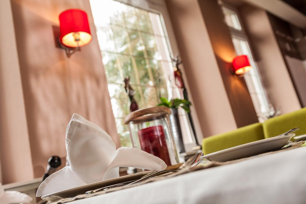 Hotel Tannenhof บาเดน-บาเดน ภายนอก รูปภาพ
