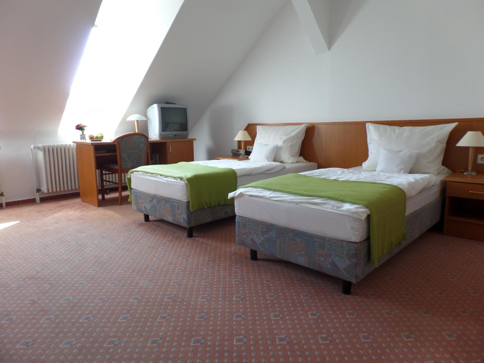 Hotel Tannenhof บาเดน-บาเดน ภายนอก รูปภาพ