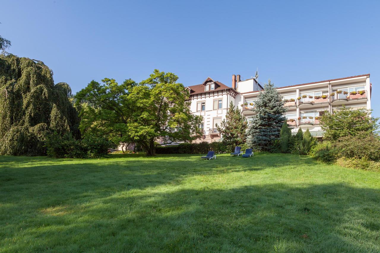 Hotel Tannenhof บาเดน-บาเดน ภายนอก รูปภาพ