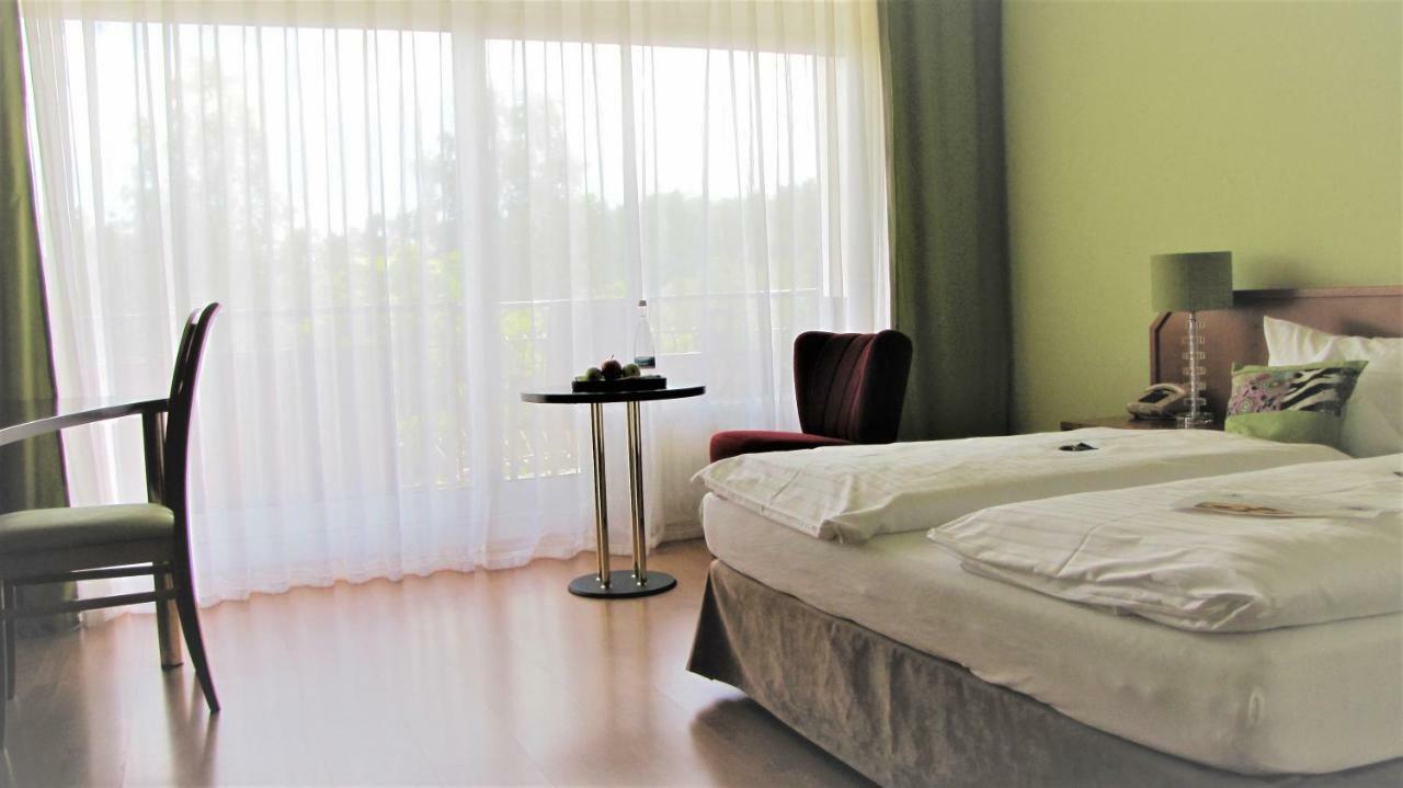 Hotel Tannenhof บาเดน-บาเดน ภายนอก รูปภาพ