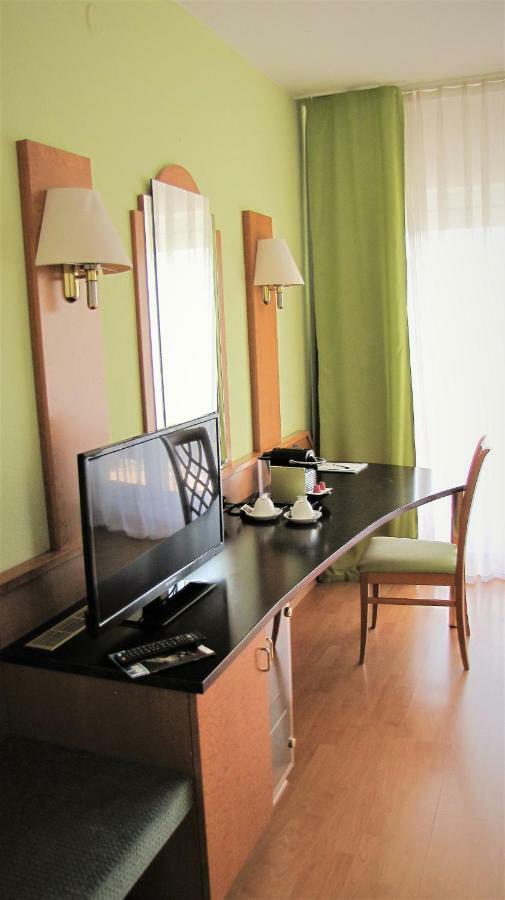 Hotel Tannenhof บาเดน-บาเดน ภายนอก รูปภาพ